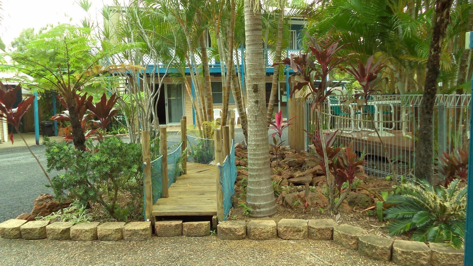 Tin Can Bay Motel Экстерьер фото